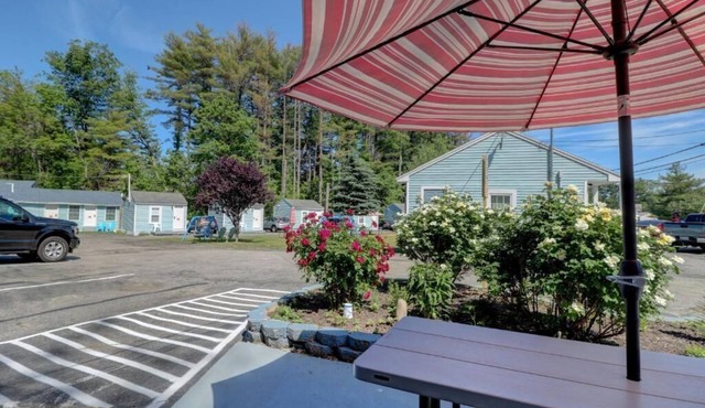Brookside Inn & Cottages