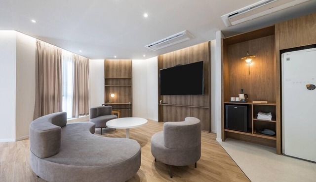Brown Dot Hotel Masan