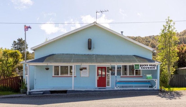 Brunnerton Lodge and Backpackers