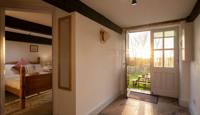 Bryn Lon: 3-Bed Cottage in Caergeiliog | Managed by Anglesey Holiday Lettings