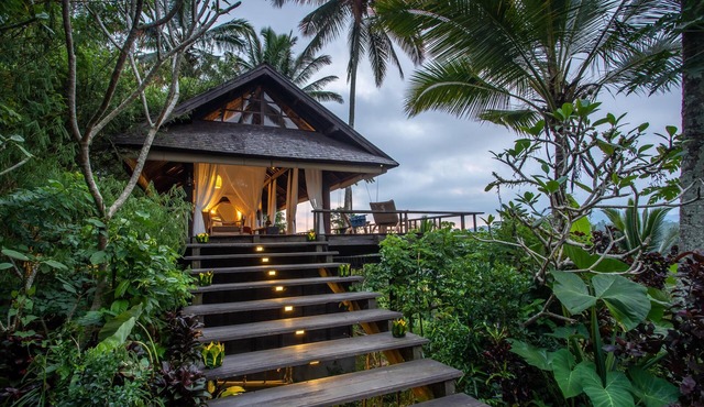 Buahan, A Banyan Tree Escape
