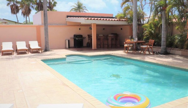 Bubali Villa - Just a 2-minute drive to Eagle Beach
