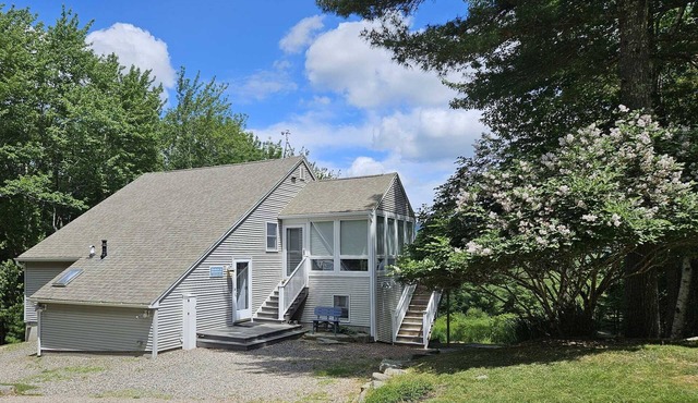 Buckeyes & Blueberries-beautiful, updated cottage overlooking Somes Sound and Acadia National Park