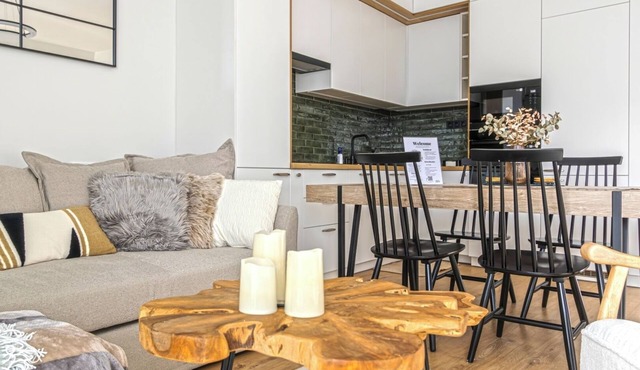 Buda Side Charming 2-bedroom apartment with WiFi, AC in lovely Budapest
