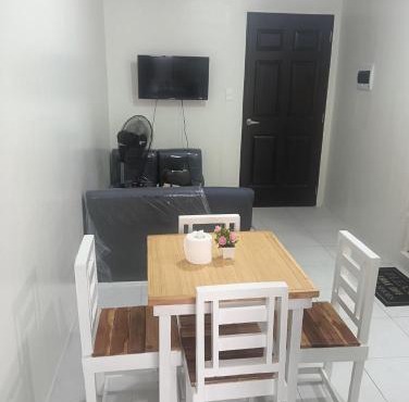 Budget Deca Commonwealth Staycation