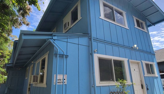 Budget Downtown Studio-D w/Queen Bed, Twin Love Seat AC, WIFI & 4 free Streamers