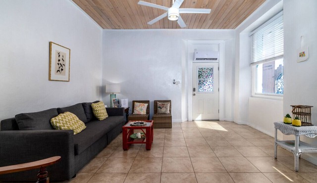 Budget-Friendly Downtown Stay in the Heart of Charlotte Amalie