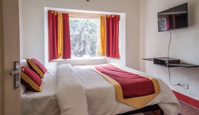 Budget friendly, enchanting bed & breakfast with WiFi in Bhimtal, Nainital