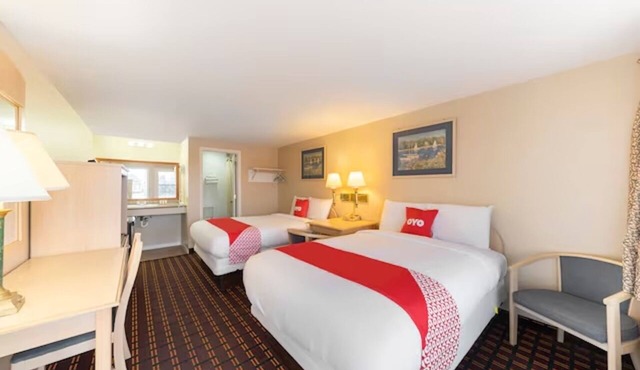 Budget-Friendly Room | 1.4 mi to It’s A Wonderful Life Museum | Free Parking