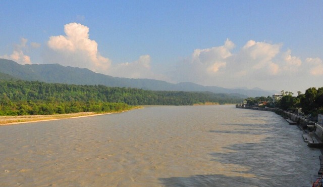 Budget Room on the Ganga - Spirituality Unlimitied