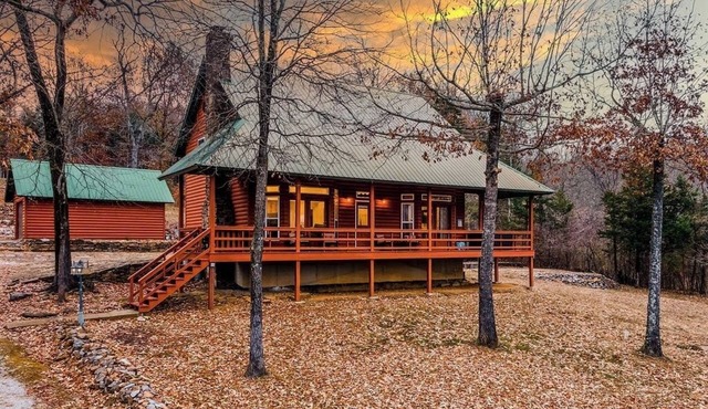 Buffalo River Area FarmHouse Hot Tub Sleeps 14