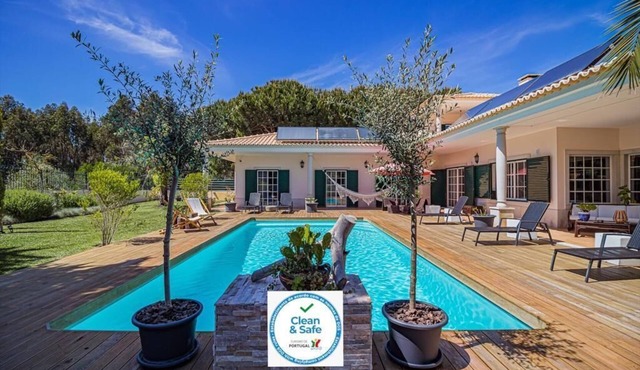 Buganvilias do Meco Guest House