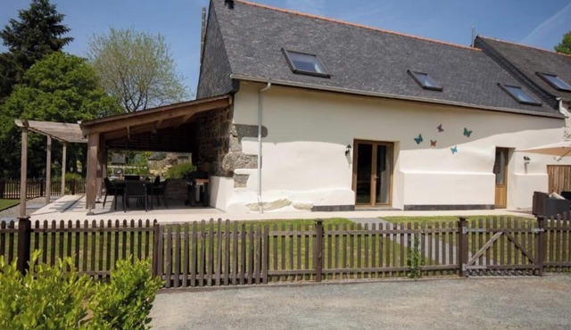 Bulat-Pestivien Retreat with 4 spacious Bedrooms
