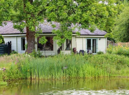 Bulrush Cabin