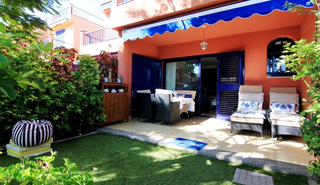 Bungalow in Meloneras area. Sea views. Direct access to Beach and Avenue.