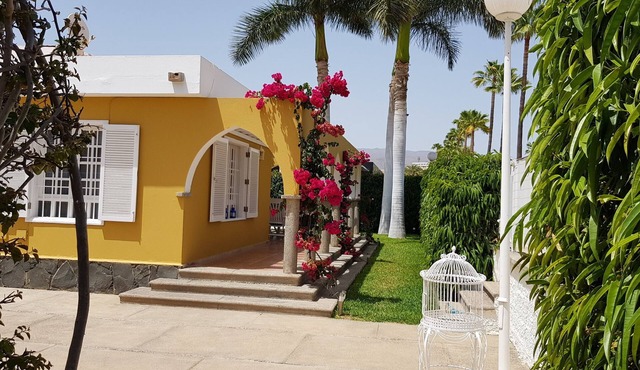 BUNGALOW WITH FREE WIFI, INDEPENDENT GARDEN, NEAR THE GOLF COURSE