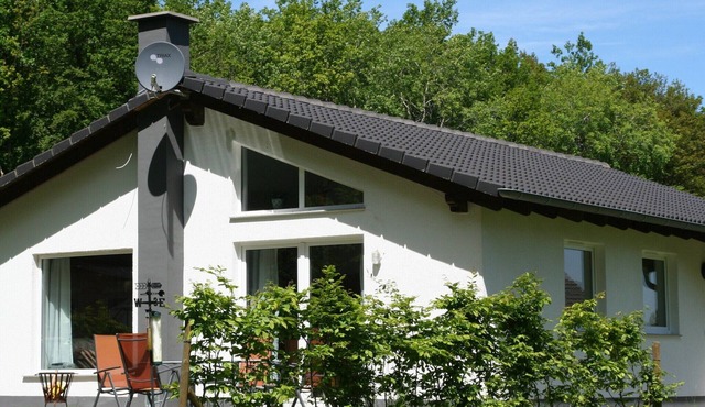Bungalow im Eifelpark mit Terrasse
