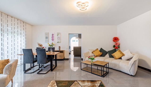 Bungalow 'Ferienwohnung Gerlingerhöhe' with Private Terrace and Wi-Fi