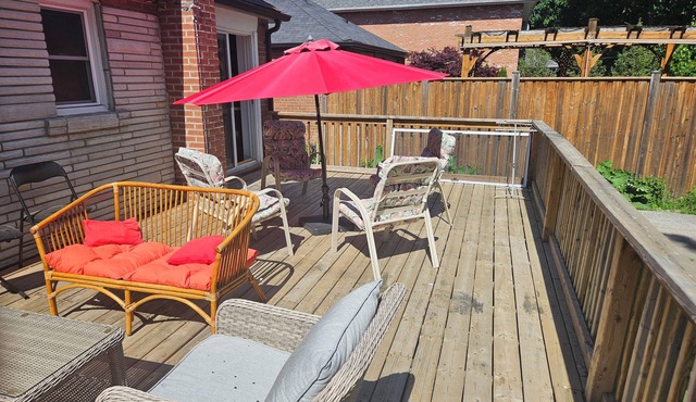 BUNGALOW IN Toronto