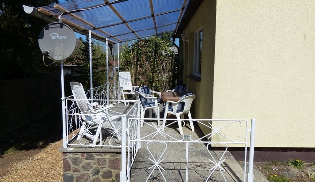 Bungalow surrounded by lakes and forests for rent!