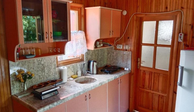 Bungalow with access to large garden near beach