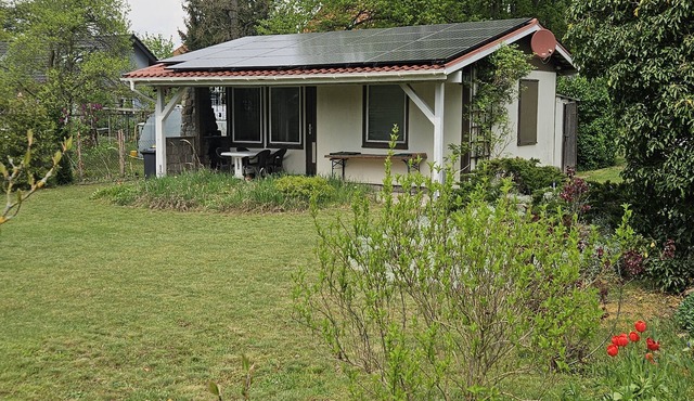 Bungalow with large sunbathing lawn on the outskirts of Berlin