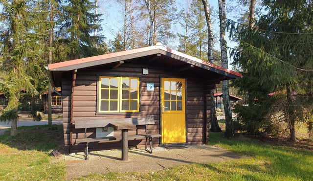 Bungalow with terrace and TV