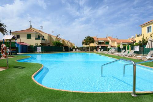 Bungalow with Terrace,private parking, BBQ,Pool in Maspalomas