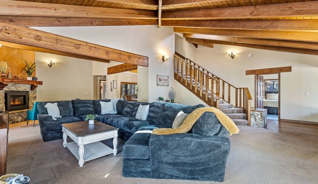 Burning Tree | 4BDR/3BA | | Spend Spring in Flagstaff!
