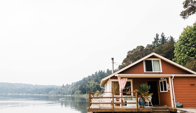 Burton Waterfront Beach House