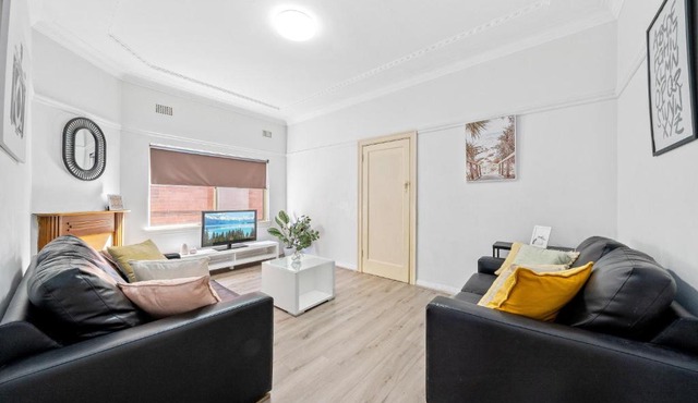 Burwood Newly Renovated 2 Bedroom Apartment