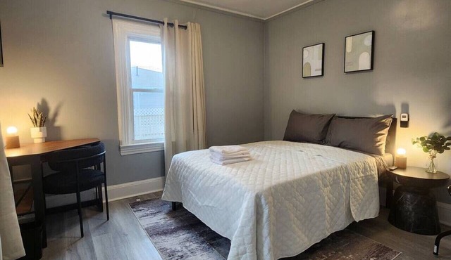 Bus | Train 2 NYC | Spacious 4BR (SH)