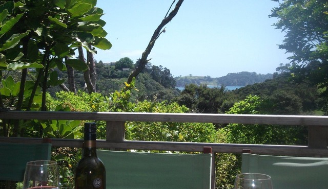 Bush Beach Delight - Onetangi Holiday Home