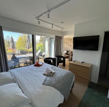 Business Accommodation 'Garden' Living Intimate