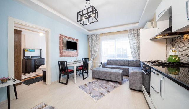 Business-Friendly Flat Close to Beach in Konyaalti
