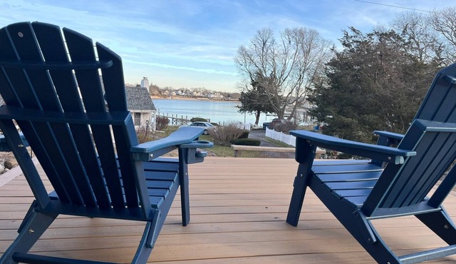 Buttermilk Bay Beach House - Newly Renovated Waterfront Five Bedroom