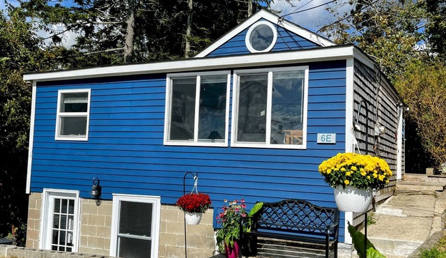Buttermilk Bay view, 2 bd room, beach & large deck