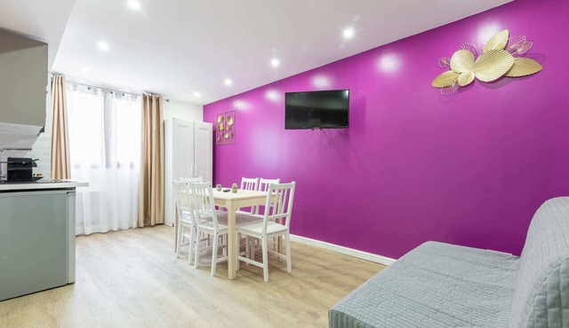 Buttes Chaumont 5 - Two Bedroom Apartment, Sleeps 6