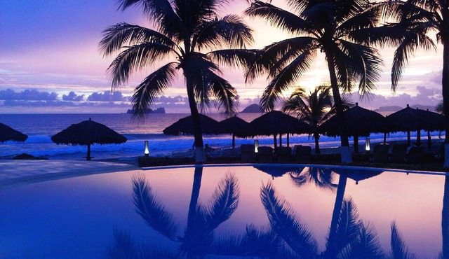 BVG Direct Oceanfront 5 Star! Sunsets! Inquire about Jan, Feb, Mar month stays.