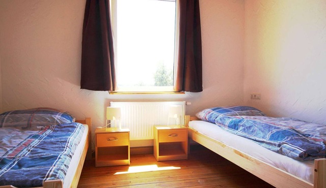 BW06 friendly 4 room fitter's apartment in Laichingen with washing machine and WiFi