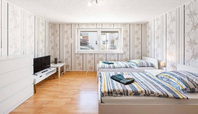 Bw09b - Gemütliche Ferienwohnung in Gingen an der Fils, 90qm, 4 Schlafzimmer, Max. 8 Personen
