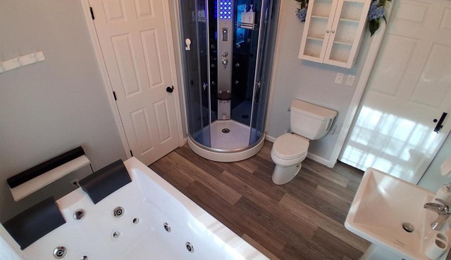 By Summersville Lake 3BR Jetted Tub Sauna