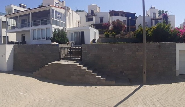By the sea 5-bedroom villa with AC, WiFi in fantastic Muğla
