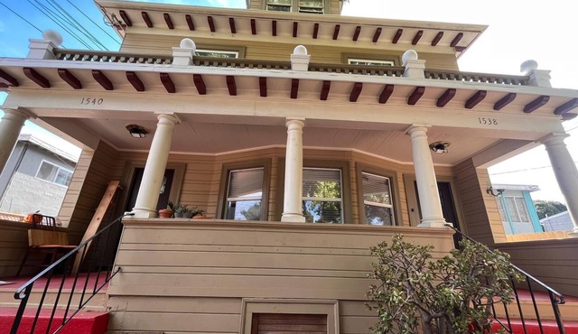 C4: Spacious 1-bedroom in prime location close to UC Berkeley