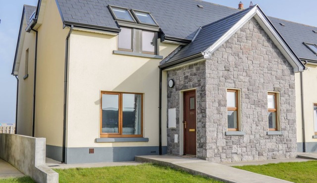 C64 CAHERMORE HOLIDAY VILLAGE in Enniscrone, County Sligo