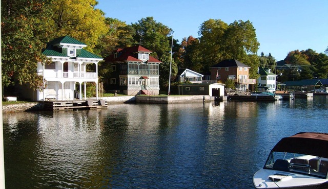 Capricorn Motel Royale Thousand Islands