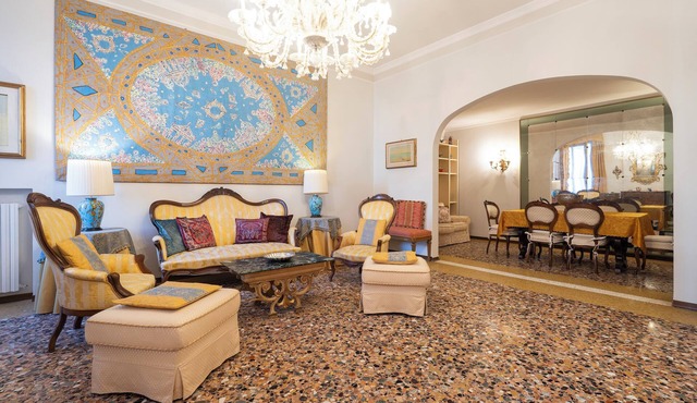 Ca' Lipoli - Four Bedroom Apartment, Sleeps 6