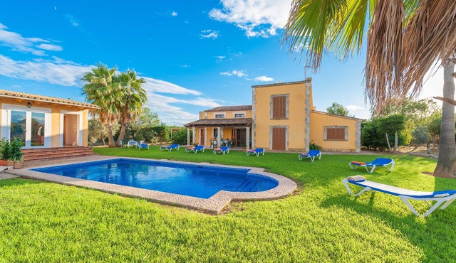 CA NA GRANADA - Villa with private pool in Muro. Free WiFi