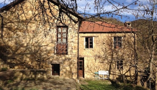 Cà Rivetta Charming stone house in the Alta Langa - nature and authenticity