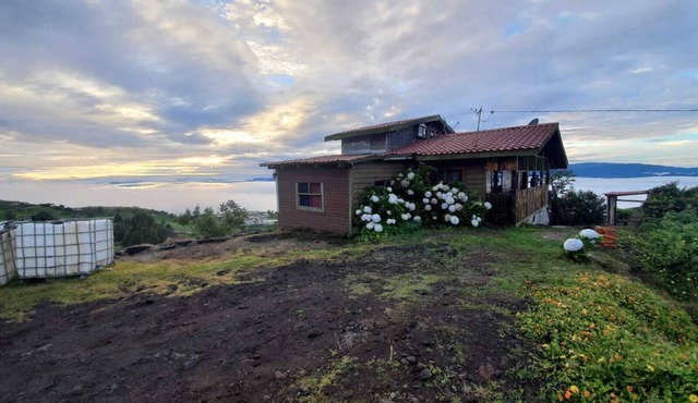 Cabaña Rústica Rodeada de Naturaleza